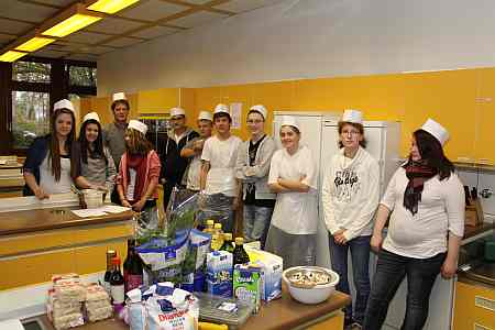 Leckeres wurde in der Großküche produziert und probiert.