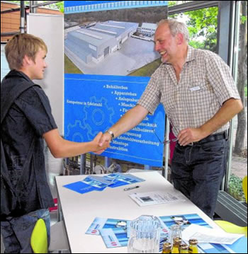 Schüler lernen in 15 Minuten Unternehmen kennen